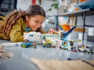 Конструктор LEGO® CITY Пасажирський літак