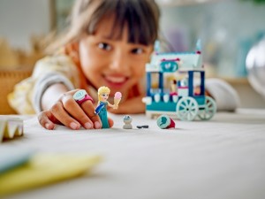 Конструктор LEGO® Disney™ Princess Крижані ласощі Ельзи