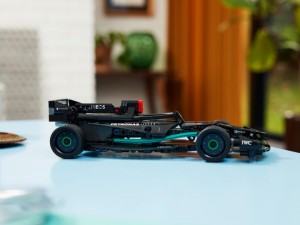 Конструктор LEGO® TECHNIC™ Mercedes-AMG F1 W14 Pull-Back