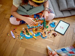 Конструктор LEGO® FRIENDS Водні види спорту в таборі пригод