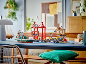 Конструктор LEGO® CITY Морська гавань із вантажним судном