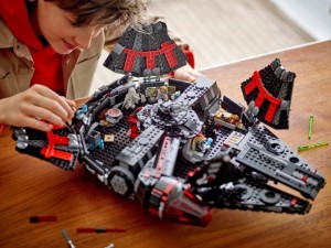 Конструктор LEGO® STAR WARS™ Темний сокіл