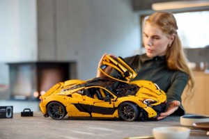 Конструктор LEGO® TECHNIC™ McLaren P1