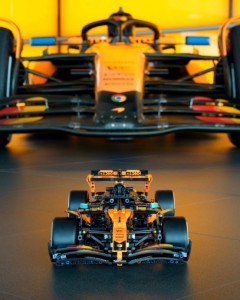 Конструктор LEGO® TECHNIC™ Автомобіль McLaren MCL39 F1®