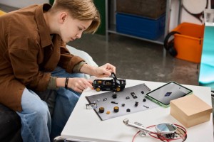 Конструктор LEGO® Speed Champions Ford Mustang Hoonicorn RTR V1 1965 року випуску від Кена Блока