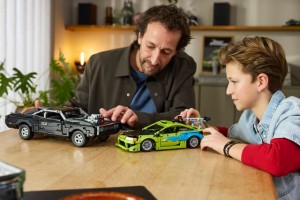 Конструктор LEGO® TECHNIC™ Форсаж:Автомобіль Dodge Charger R/T