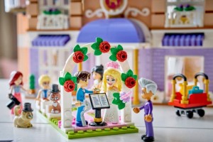 Конструктор LEGO® Friends™ Гранд-готель у Хартлейк-Сіті 