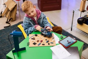 Конструктор LEGO® Super Heroes Marvel™ Переслідування Людиною-Павуком машини для перевезення злочинців Конструктор LEGO® Super Heroes Marvel™ Переслідування Людиною-Павуком машини для перевезення злочинців