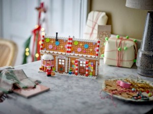 Конструктор LEGO® Seasons and Occasions Святковий пряниковий будиночок